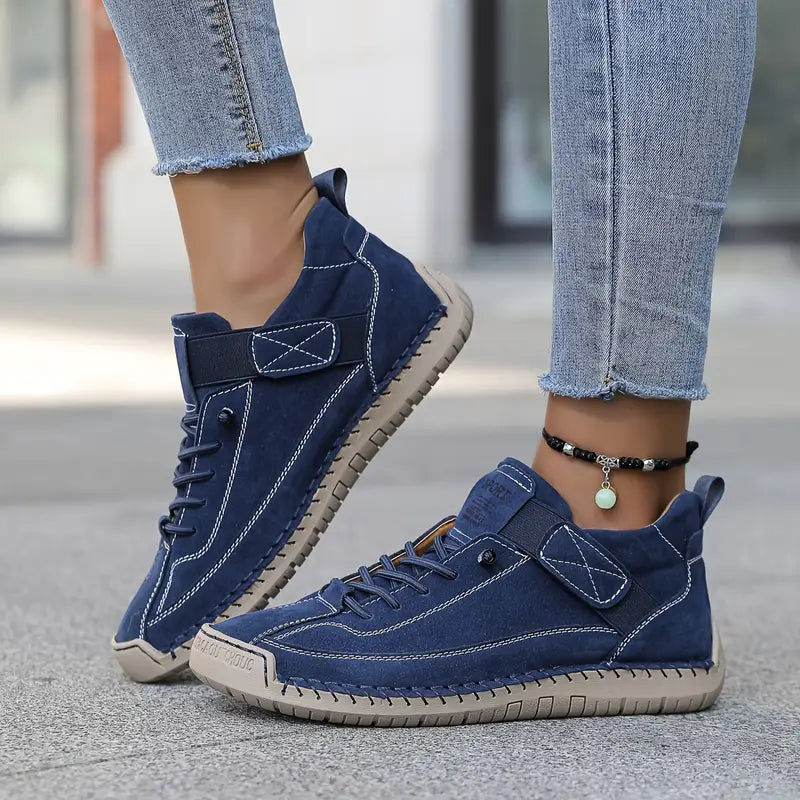 Women's lace-up low-top casual sneakers