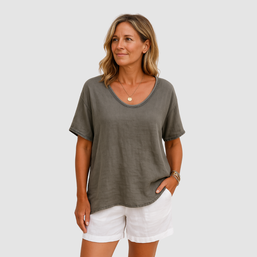 Women's oversized v-neck t-shirt
