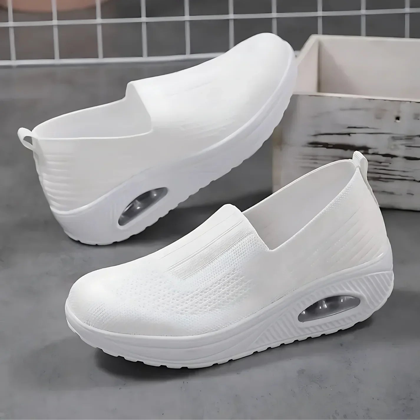 Women's slip-on platform casual sneakers