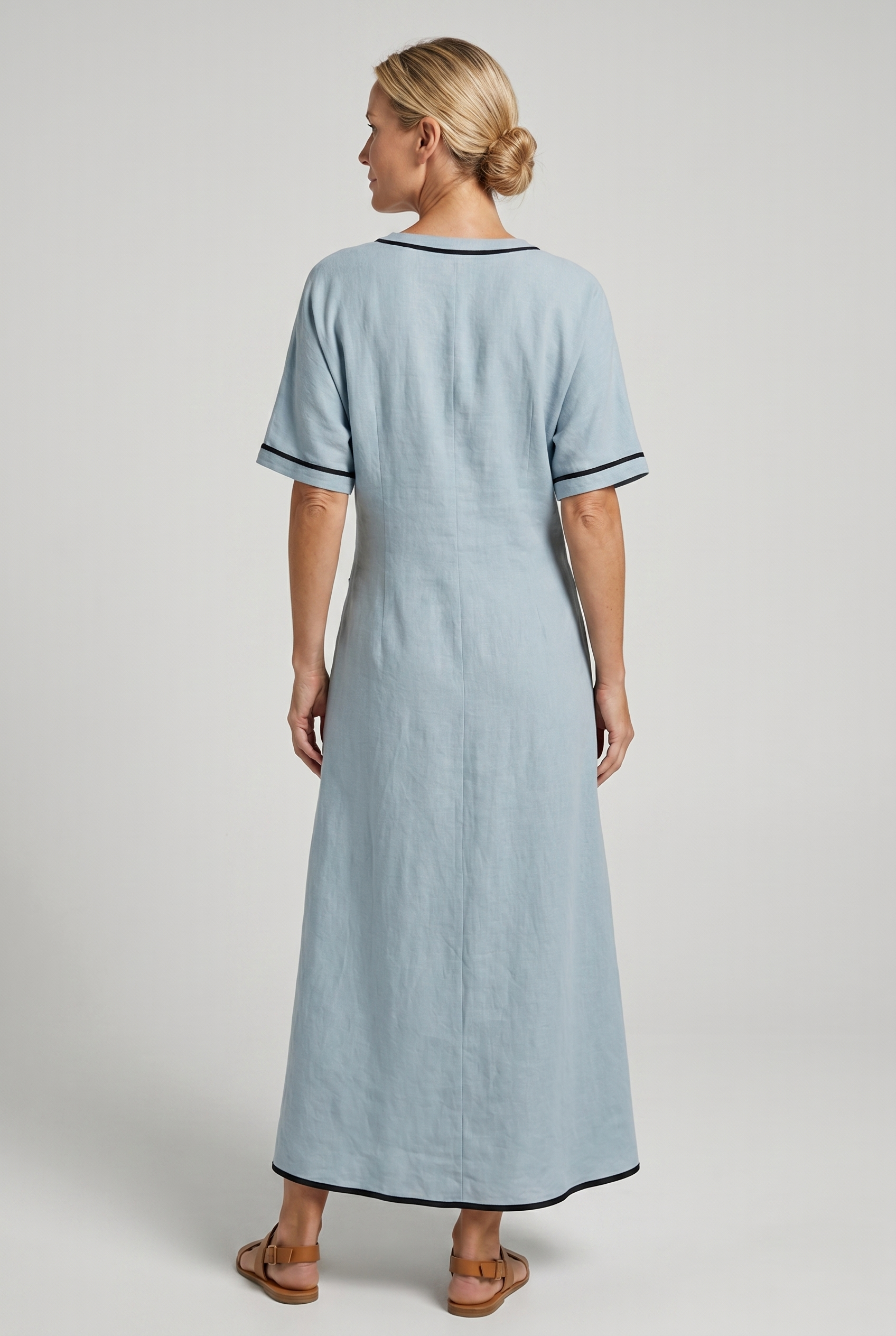 Women's twist-front v-neck maxi summer dress